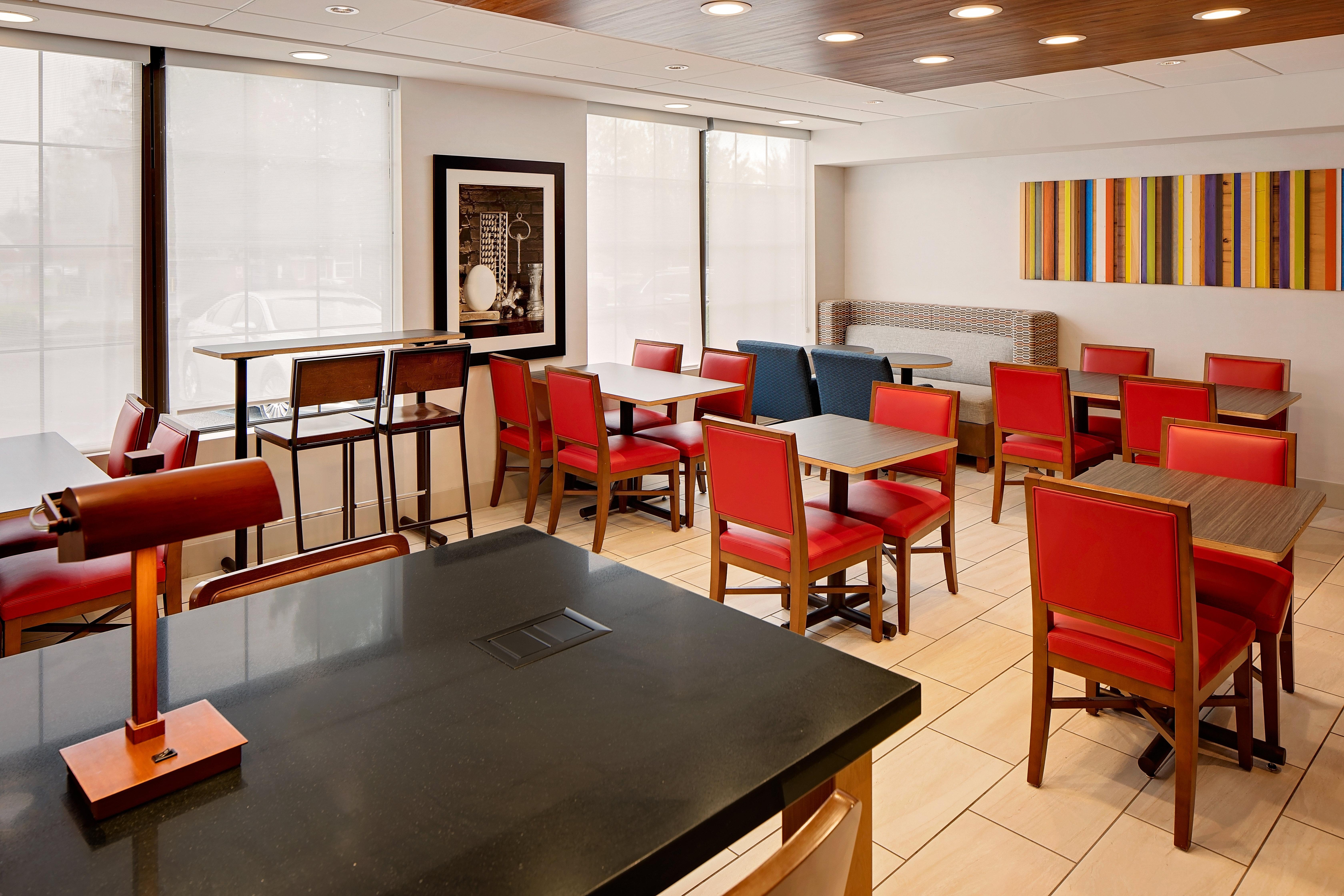 Holiday Inn Express Harrisburg East, An Ihg Hotel Экстерьер фото